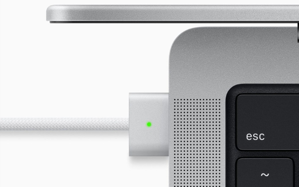 Đèn báo sạc đầy trên dây MagSafe 3